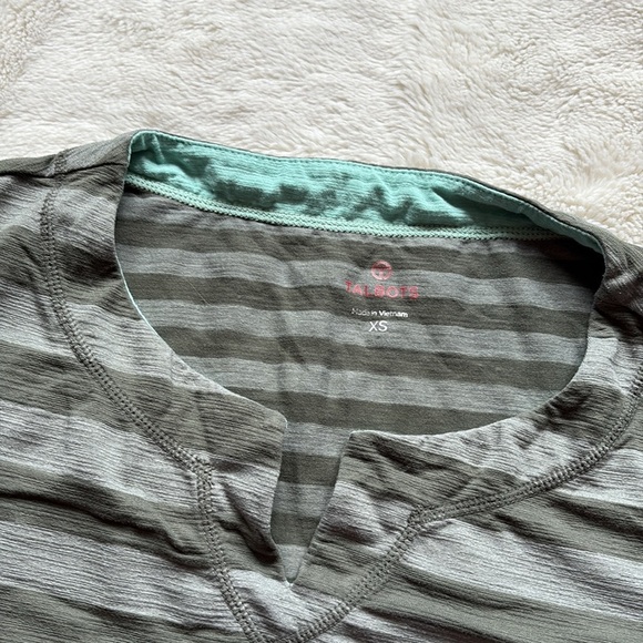 Talbots Striped Jersey Top – Size XS | V-Neck | Easy Fit | Everyday Essential | - Picture 2 of 4